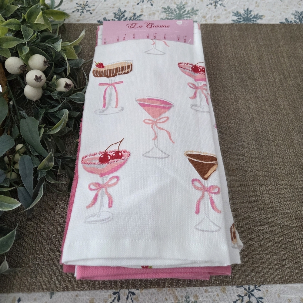 La Cuisine Pink and White Kitchen Linens Set
